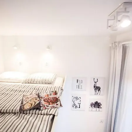 Tiny 6m2 Space &bathroom In Hall Sopot